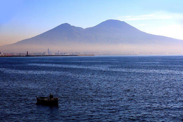 Vue sur la mer à Naples