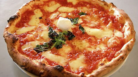 Une pizza napolitaine traditionnelle