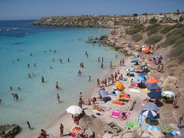 Une plage à Favignana