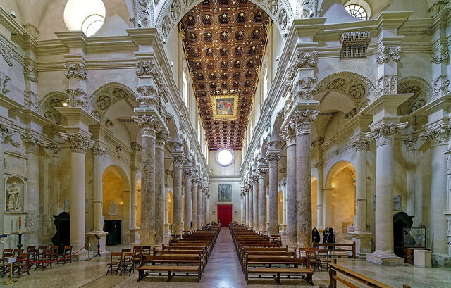 Basilique de Santa Croce, intérieur