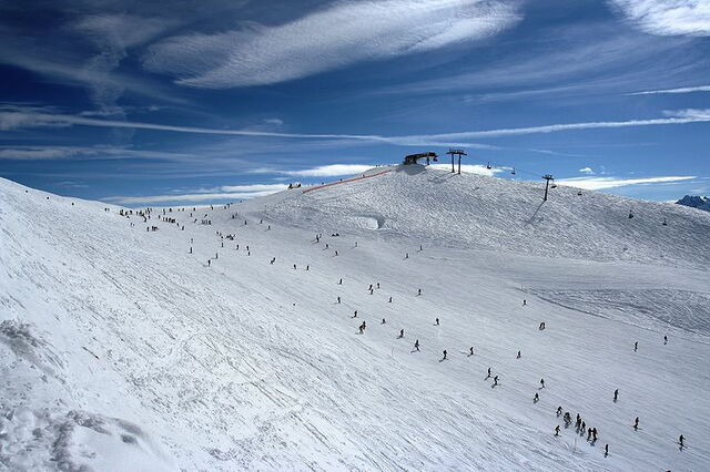 Pente de ski dans les Alpes