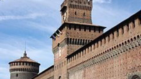 Les murailles extérieures du château des Sforza à Milan