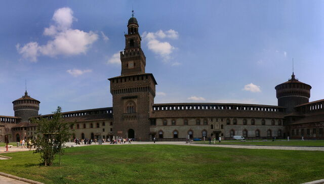 La court intérieure du château des Sforza à Milan