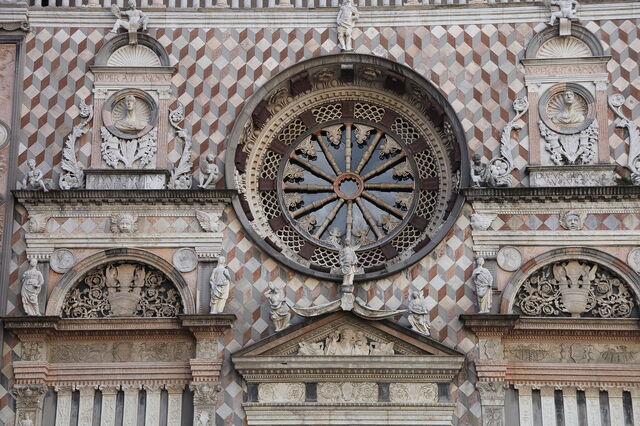Façade, Cappella Colleoni