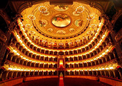 L'intérieur du Grand Théâtre Vincenzo-Bellini
