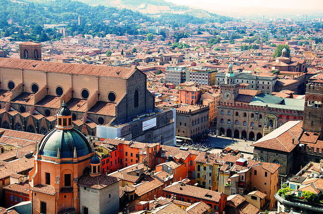 Vue de la Piazza Maggiore à Bologne