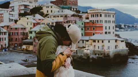 En promenade dans les Cinque Terre avec un chien