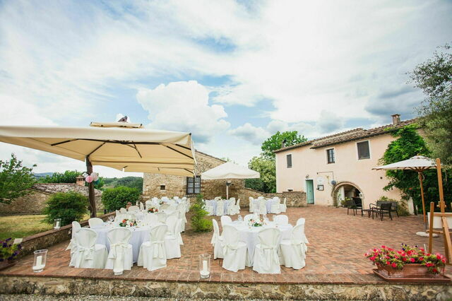 Antico Borgo San Lorenzo, tables