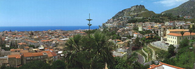 Vue panoramique sur Amantea