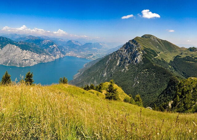 Montagnes, Lac de Garde