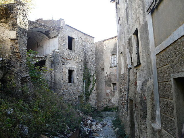 Petite rue du village de Balestrino
