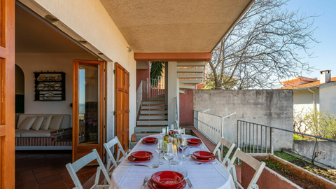Ruju, Terrace