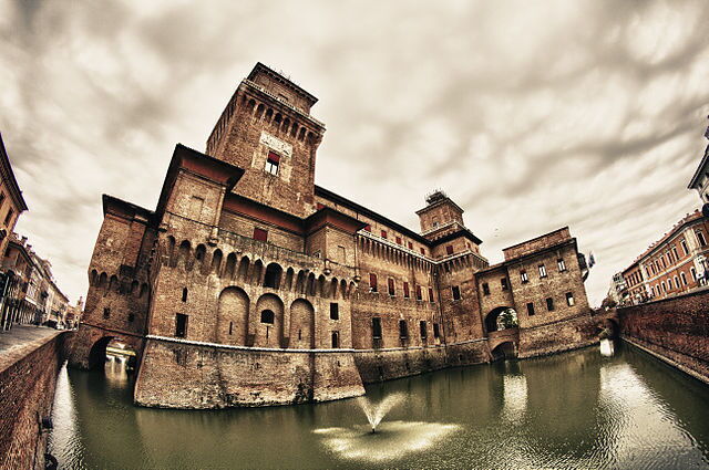 Castello Estense, douves