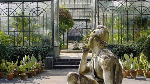 Jardin botanique de Palerme, statuaire