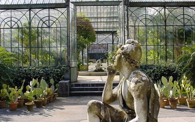 Jardin botanique de Palerme, statuaire