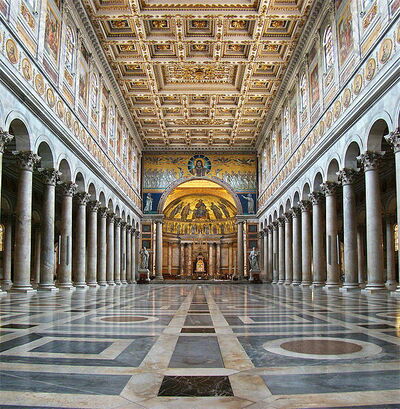 L'intérieur de la basilique Saint Paul