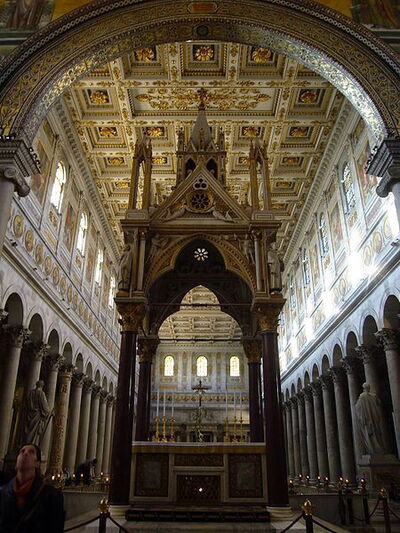 Le tabernacle de la basilique construit par Arnolfo di Cambio
