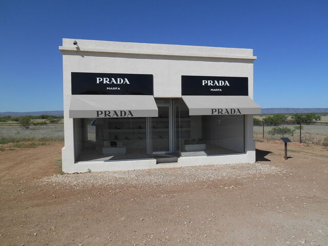 Installation spéciale du magasin Prada à Marfa