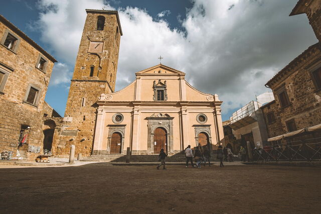 Civita di Bagnoregio, église