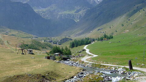 Le fleuve Pô près de sa source