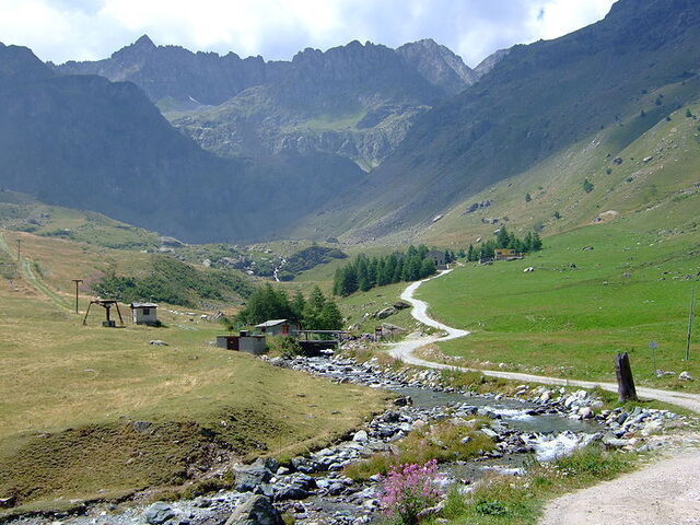 Le fleuve Pô près de sa source