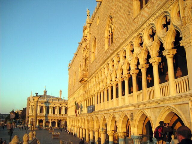 Le Palais des Doges au coucher du soleil