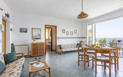 Logement:&nbsp;Cicladi Kea 100.3