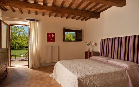 Casale Porano: Chambre, Pièce, Propriété, Meubles, Plafond, Bâtiment, Lit, Design Intérieur, Drap De Lit, Maison