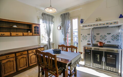 Antonietta: Pièce, Propriété, Meubles, Bâtiment, Immobilier, Design Intérieur, Maison, Domicile, Cuisine, Cabinetry