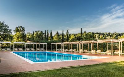 Timo: Piscine, Propriété, Immobilier, Loisir, Maison, Bâtiment, Biens, Ciel, Domicile, Recours