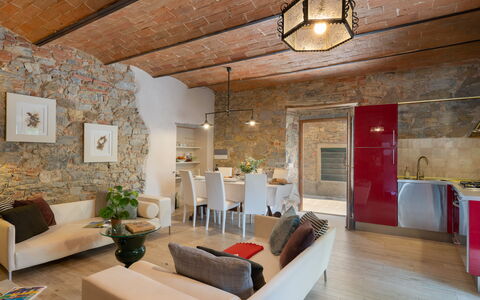 Villa Fracassini: Meubles, Cadre, Canapé, Propriété, Table, Design Intérieur, Éclairage, Bois, Confort, Salon