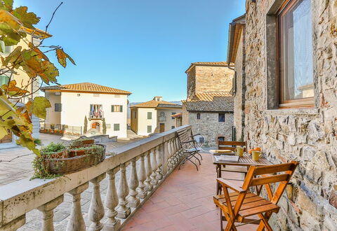 Il Pigionale: Propriété, Bâtiment, Ville, Jaune, Immobilier, Maison, Bleu Azur, Ciel, Domicile, Vacances