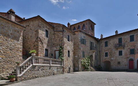 La Miccia: Propriété, Bâtiment, Ville, Mur, Médiéval Architecture, Architecture, Ciel, Maison, Histoire, Château