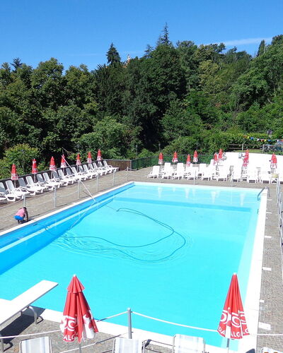 Ghiffa 200: L'Eau, Ciel, Piscine, Arbre, Chaise, Loisir, Des Loisirs, Herbe, Amusement, Plante