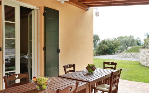 Santo Stefano 10: Propriété, Pièce, Bâtiment, Meubles, Maison, Immobilier, Porche, Design Intérieur, Table, Domicile