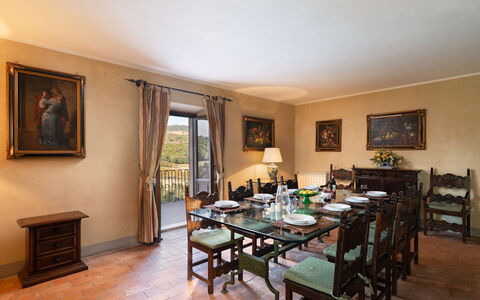 Villa Sieve: Meubles, Table, Design Intérieur, Sol, Chaise, Pièce, Éclairage, Cadre, Salle À Manger, Sol