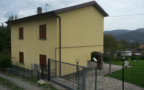 Appartamento Porretta Terme: Propriété, Maison, Bâtiment, Mur, Architecture, Façade, Zone Résidentielle, Immobilier, Zone Rurale, Domicile