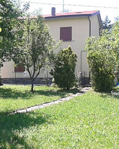 Appartamento Porretta Terme: Propriété, Cour, Maison, Arrière-Cour, Immobilier, Domicile, Lot Terre, Pelouse, Arbre, Herbe