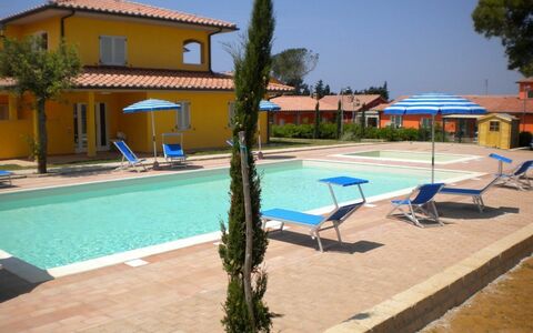 Scarlino Summer Village: Propriété, Piscine, Recours, Maison, Bâtiment, Immobilier, Appartement, Villa, Loisir, Vacances