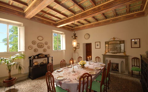 Villa Del Conte: Propriété, Pièce, Bâtiment, Plafond, Salle À Manger, Design Intérieur, Meubles, Maison, Immobilier, Table