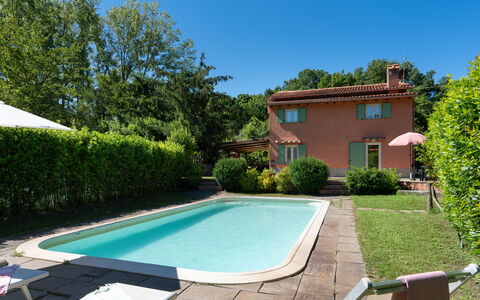 Villa Il Nido: L'Eau, Plante, Propriété, Bâtiment, Ciel, Bleu Azur, Piscine, Arbre, Ombre, Fenêtre