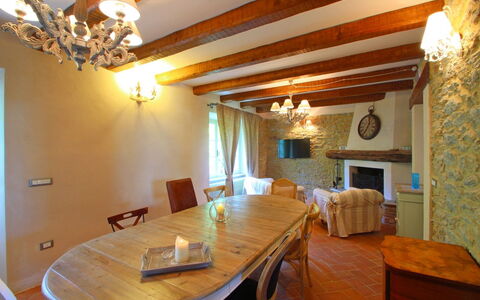 Villa Miramare: Pièce, Propriété, Salle À Manger, Bâtiment, Design Intérieur, Meubles, Plafond, Immobilier, Table, Maison