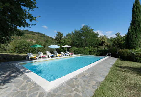 Casa Corella: L'Eau, Plante, Nuage, Ciel, Piscine, Arbre, Chaise, Bâtiment, Ombre, Rectangle
