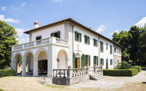 Villa Le Volte: Propriété, Maison, Bâtiment, Biens, Domicile, Immobilier, Architecture, Manoir, Villa, Zone Résidentielle