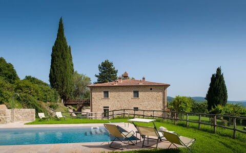 Villa Leopoldina: Ciel, Plante, L'Eau, Propriété, Bâtiment, Arbre, Paysage Naturel, Herbe, Mobilier De Jardin, Piscine