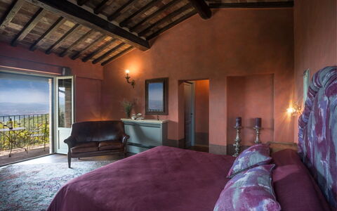 Villa Mandorlo: Chambre, Pièce, Propriété, Lit, Bâtiment, Meubles, Maison, Design Intérieur, Drap De Lit, Immobilier