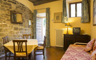 Torchio 2: Pièce, Propriété, Meubles, Bâtiment, Design Intérieur, Jaune, Maison, Salon, Sol, Immobilier