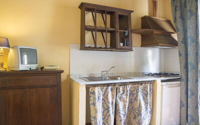 Belvedere 3: Meubles, Pièce, Cabinetry, Comptoir, Propriété, Cuisine, Étagère, Sol, Design Intérieur, Placard