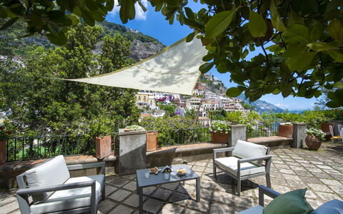 Villa Deli, In Positano, Sea View, Ac: Plante, Propriété, Meubles, La Nature, Ciel, Ombre, Éclairage, Architecture, Chaise, Mobilier De Jardin