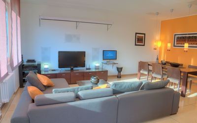 Vip Suite Apartment: Pièce, Propriété, Meubles, Salon, Design Intérieur, Bâtiment, Sol, Maison, Immobilier, Mur
